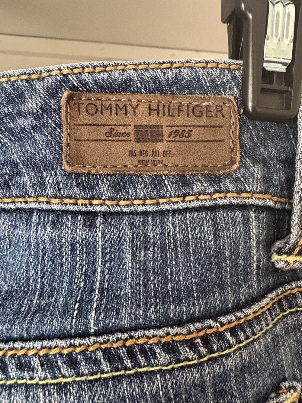 Tommy Hilfiger Women's Medium Blue Flare Jeans - Picture 9 of 17